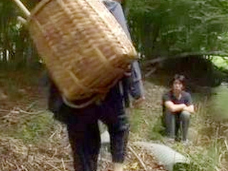 Fucking his Cousin in the Countryside provides ultimate Relief